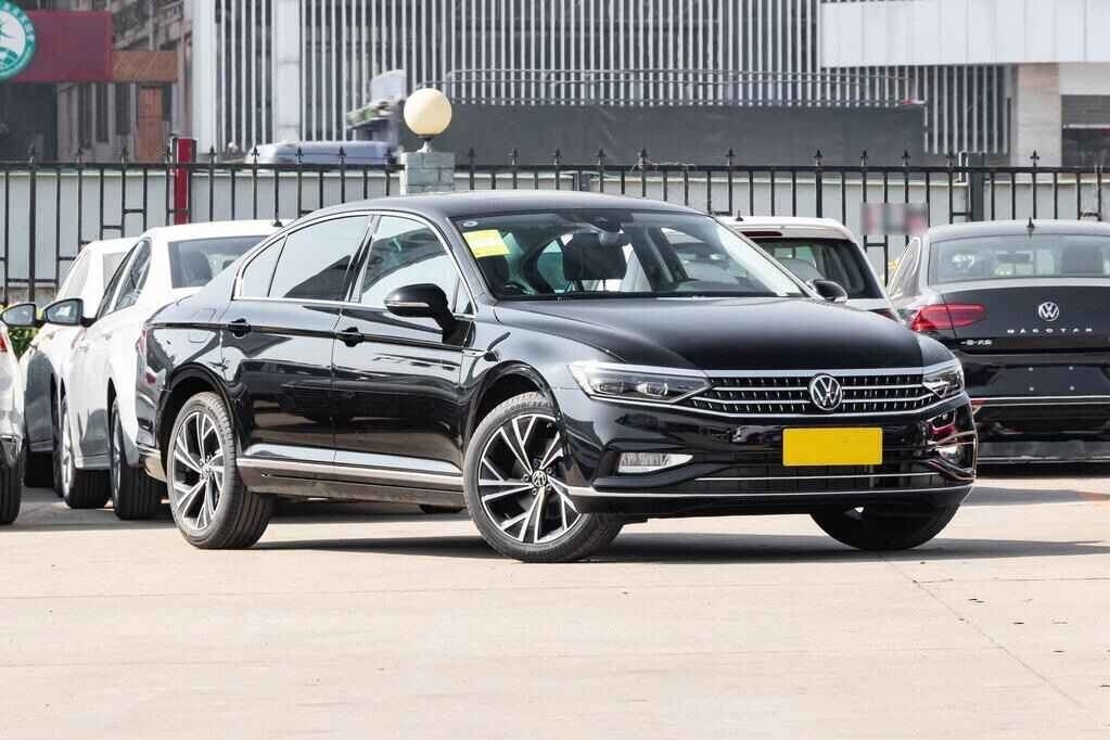 顶配帕萨特和顶配迈腾该怎么选？我更推荐前者