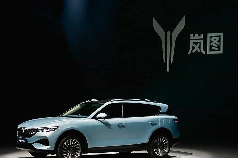 超值！升降三联屏/空气悬架/智能座舱 这款SUV预售价40万起