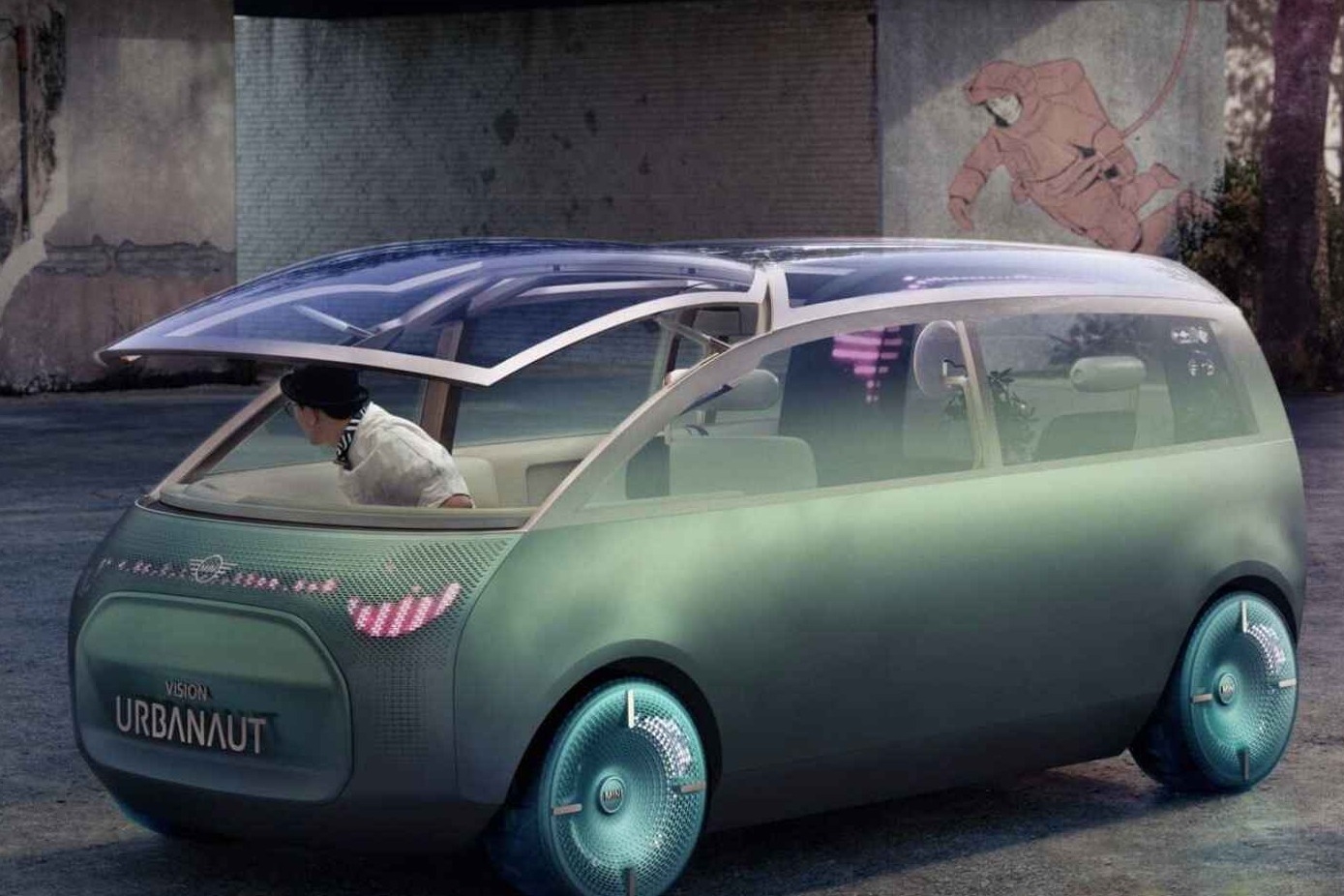 mini也开始弄MPV，但是现在造不出来只能内部研究