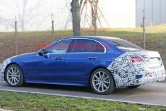 全新一代奔驰C级谍照曝光 最快2021年2月发布