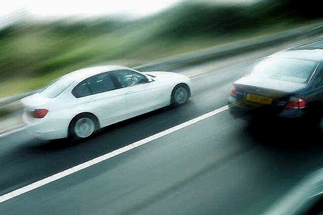 同样是超车，有人没事，有人扣3分罚200？