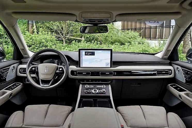 实力超群还有性价比，这台豪华中大型SUV不比BBA差