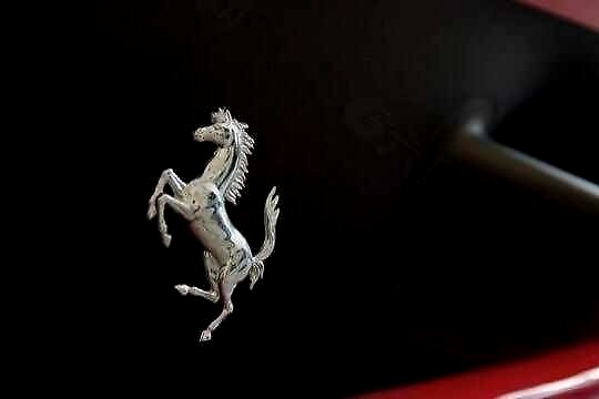 接连发布3款SUV，法拉利这是想干什么？