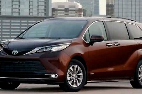 丰田全新塞纳 2.5L混动与RAV4相同 顶级配腿托和冰箱