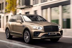 配3.0T V6，最贵的绿牌SUV上市，奢华不靠缸数靠科技？