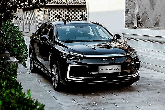 12-15万热门纯电动轿车，续航和空间兼具，哪款更值得推荐？