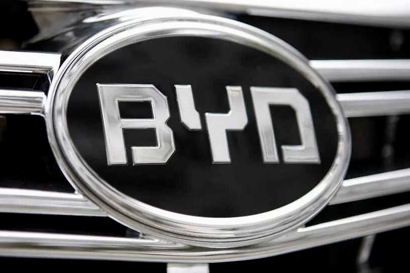 比亚迪新车“明”曝光 定位跨界 比奔驰GLS还大