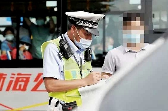 最严执法，违章“抓拍神器”来了，首日700多名车主被罚！