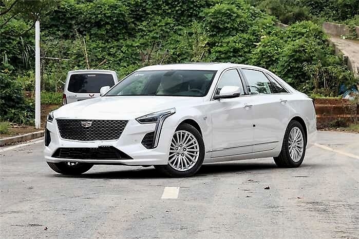 凯迪拉克CT6降至27.97万元，比C级还便宜，车长5.2米