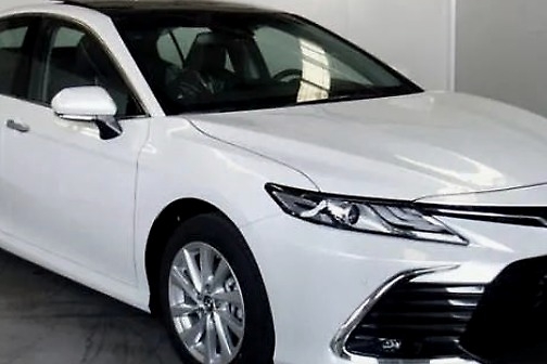 新款凯美瑞终于要来了，提供两种外观风格，油耗低至4.1L