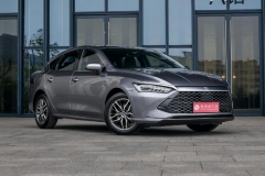 搭载更高效的“超级混动”系统 实拍比亚迪秦PLUS