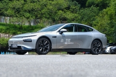 超帅超先进的两款国产中大型新车！谁更能代表中国高尖水平？