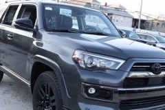 丰田“普拉多兄弟车”实拍，搭4.0L V6，熏黑进气格栅，造型更硬朗