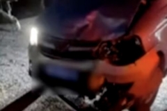 代驾小哥撞车后遭对方当头撒尿 警方通报来了