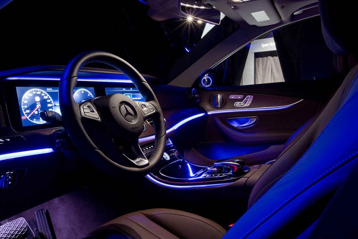 豪华品牌入门级车才卖20万，真的不赚钱吗？其实厂家早有小算盘