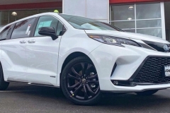 全新丰田塞纳运动版海外实车曝光 配黑色套件 采用混动动力