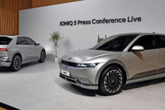 宾利飞驰V8售价公布 仅一款车型/售价251.80万元