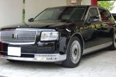 丰田世纪实拍曝光！搭5.0 V8引擎+混动系统，气场不输奔驰S级