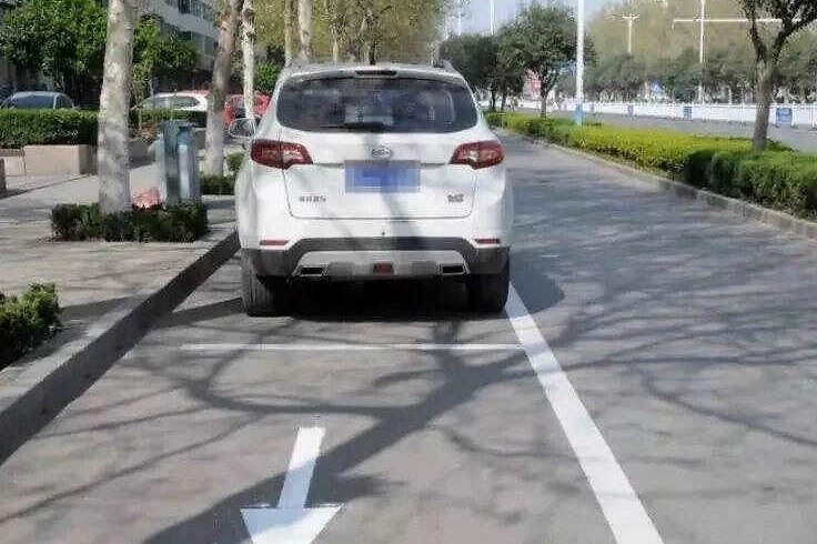 在停车位上还被罚款 如果是这几种情况 其实一点都不冤枉