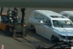 全新丰田兰德酷路泽白车身曝光 年内发布