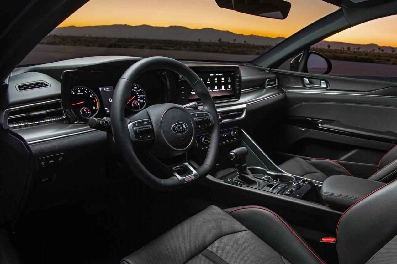 韩系高颜值轿车，全新起亚K5 GT，最大马力可达290匹