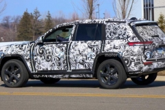 五座版大切诺基谍照曝光 细节有所区别