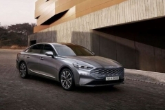 起亚K8内饰官图发布 双联屏设计 年内发布