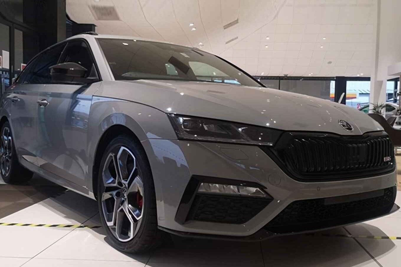 大众又一新家轿，尺寸堪比速腾，搭“奥迪味”前脸，还买朗逸吗？