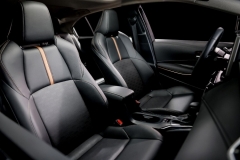 广汽丰田凌尚内饰首曝，配置越级，将搭载凯美瑞同源动力