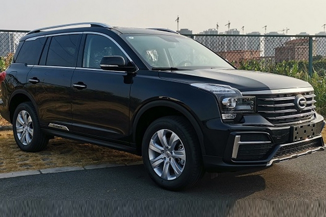 “中国版汉兰达”新车型实拍，造型小改，增搭1.8T，油耗下降