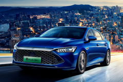 无惧油价高位，最低入门不到11万！这几款省油家轿现在就可安排