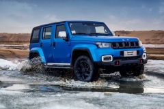 北京越野BJ40刀锋英雄版上市 售价16.99-20.49万元