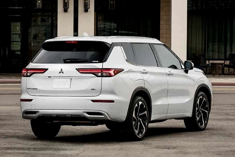 换壳版日产新奇骏？三菱全新欧蓝德发布！硬汉气质十足，配四驱