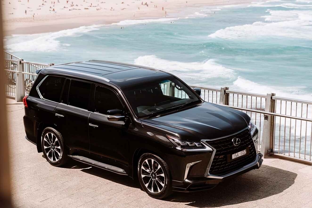 别等奥迪Q9了，新款雷克萨斯LX570S，搭载5.7L V8