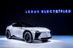 LEXUS雷克萨斯中大型豪华行政级轿车新ES全球首发 全新电气化概念车LF-Z全球首展