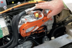 特斯拉Model Y国内降价疯抢，国外暖气罢工