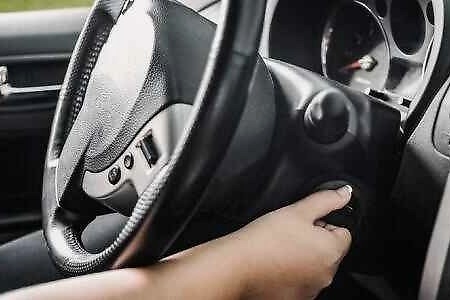 新手司机开车踩刹车时容易熄火怎么办？