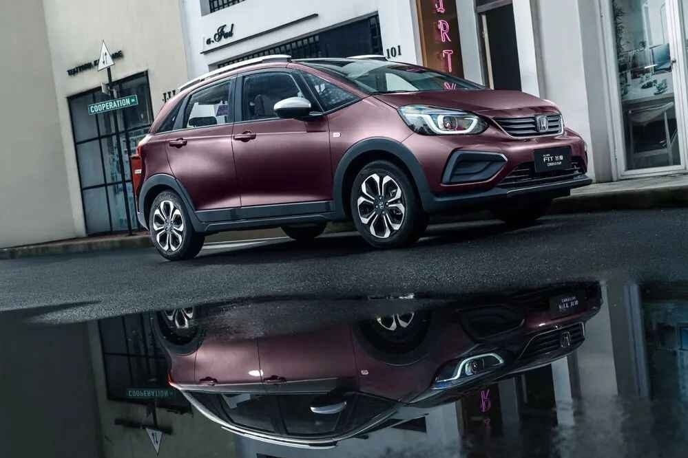 雨天行车时，如何避免A柱盲区的隐患？