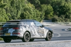 宾利添越长轴距版谍照 这个后排得有多奢侈？