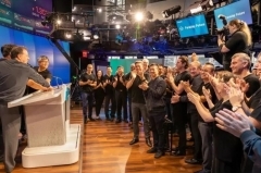 FF上市，贾跃亭放言：将超越特斯拉，颠覆迈巴赫、宾利