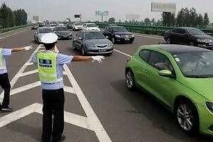 高速出现大量“新型”交警，车主：扣分事小，吓都吓死！