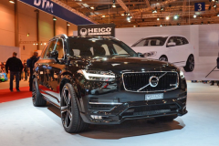 最高降17万，豪华中大型SUV内卷，路虎发现、途锐、XC90谁更狠？