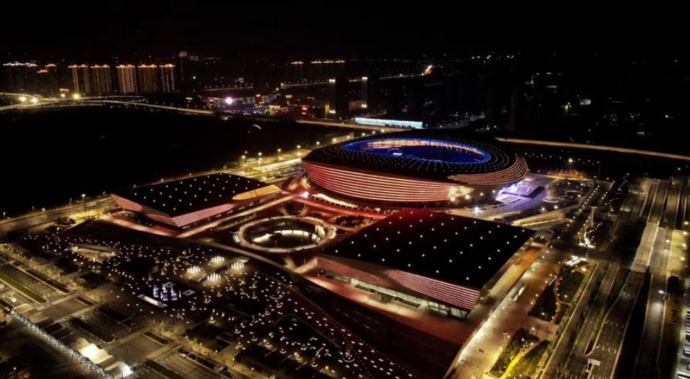 郑州奥体中心：璀璨夜景迎盛会