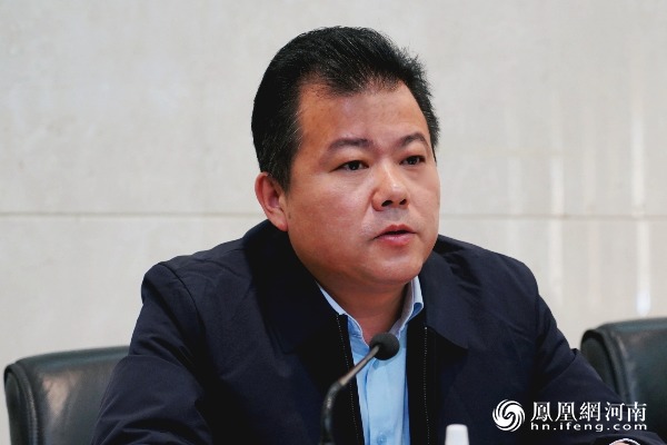 开封市政府副秘书长李一凡 开封市控尘办副主任,城市管理局副局长王泗