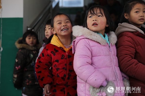 “叔叔阿姨我记得你们” 女童守护者百城行动首站走进西峡