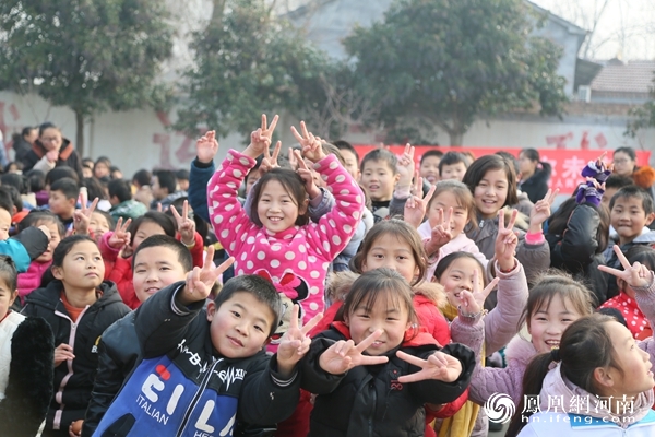 让冬日的寒冷化为温暖前行的动力 女童守护者百城行动走进范县四合村小学