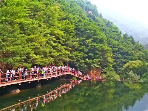 高速免费首周小高峰：为了让你满意 天河大峡谷景区拼尽全力