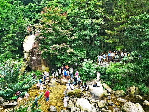 高速免费首周小高峰：为了让你满意 天河大峡谷景区拼尽全力