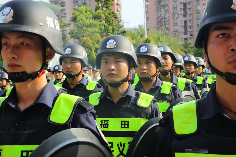 据凤凰网广东了解,根据福田区组建五万义警队伍开展大巡逻大防控工作