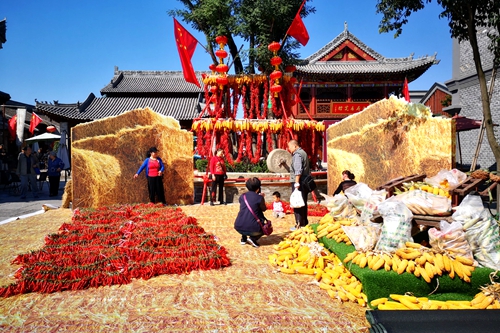 欢度国庆游宝鸡 西府老街送惊喜